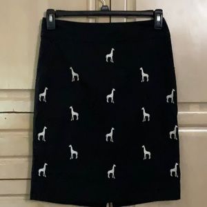 LEIFNOTES Anthropologie pencil skirt black size 6 embroidered GIRAFFES